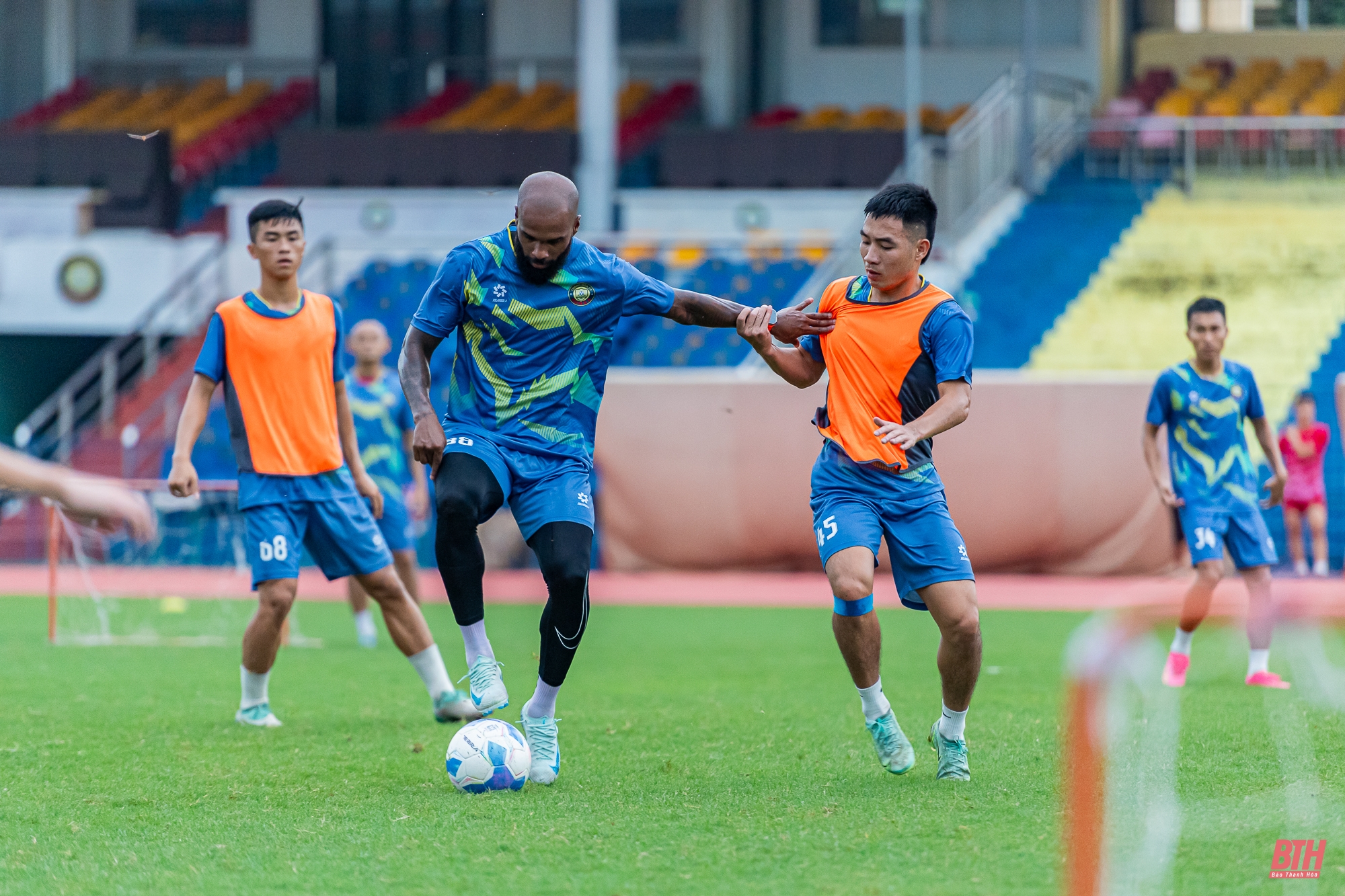 CLB Đông Á Thanh Hoá giữ tinh thần thoải mái trong buổi tập trước thềm V.League 2024/2025 khởi tranh