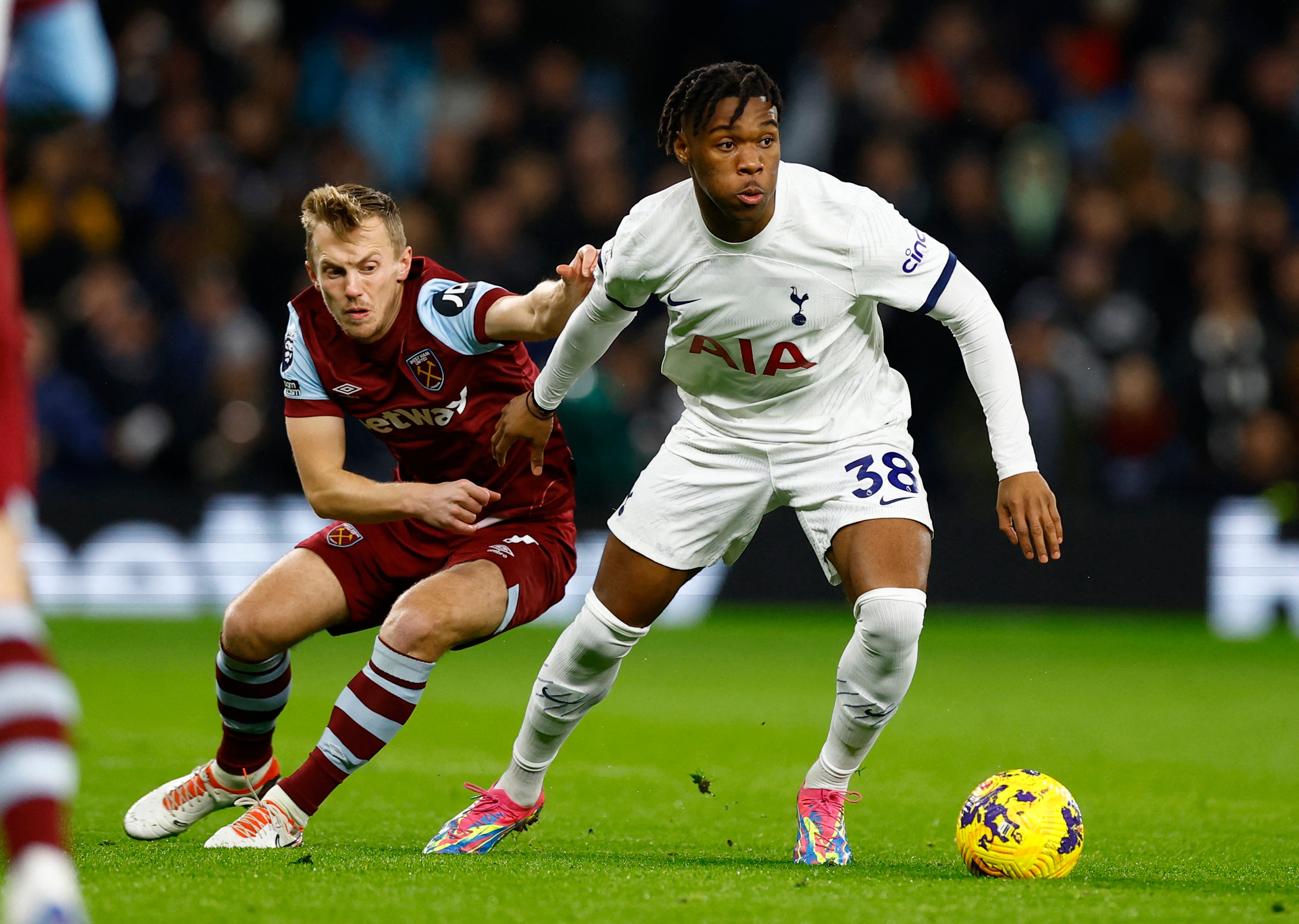 West Ham stun Tottenham with comeback win | Reuters